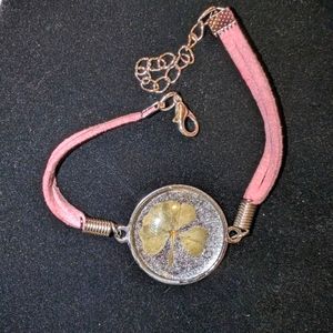 Real 4 leaf clover pendant bracelet